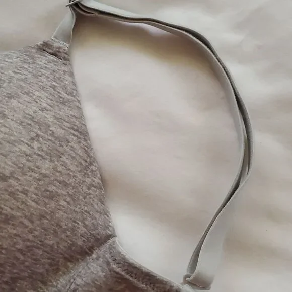 VICTORIA'S SECRET Pink sports bra size 32DD - Picture 6 of 6